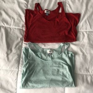 Set of 2 lightweight tank tops